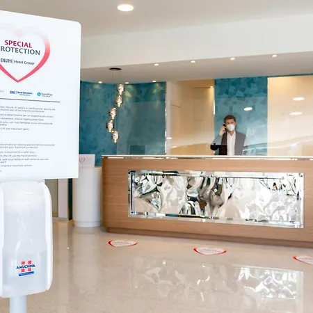 ホテル Western Tigullio Royal ラッパロ