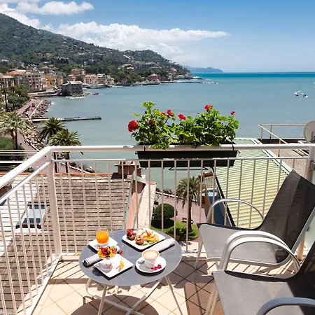 Western Tigullio Royal ホテル