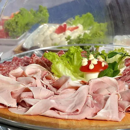 Western Tigullio Royal 4* ラッパロ